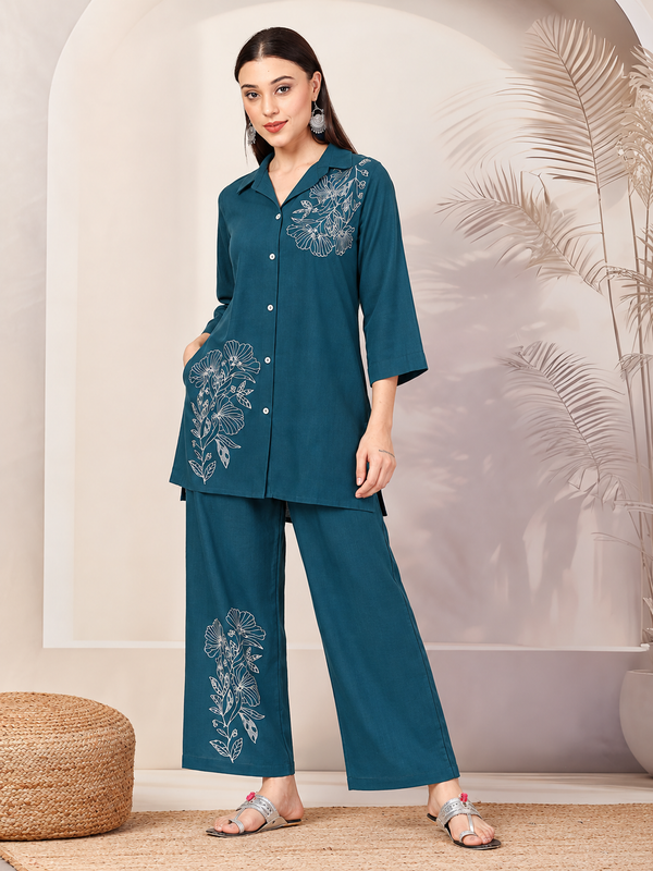 Floral-Print Co-Ord Set for Daily Wear with V-Neck