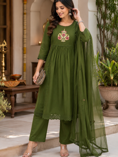 Floral Embroidered Kurta Pant Dupatta Set for Festive Wear